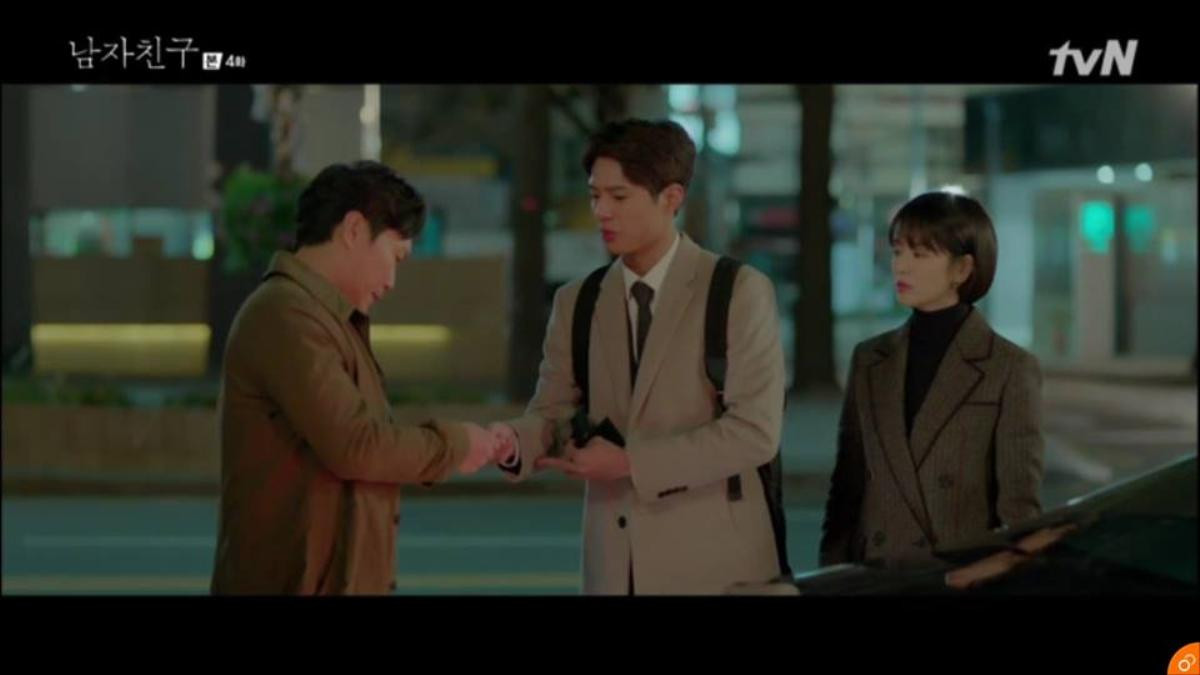 'Encounter' tập 4: Park Bo Gum liều lĩnh công khai mối quan hệ với Song Hye Kyo trước mặt toàn bộ nhân viên công ty Ảnh 6