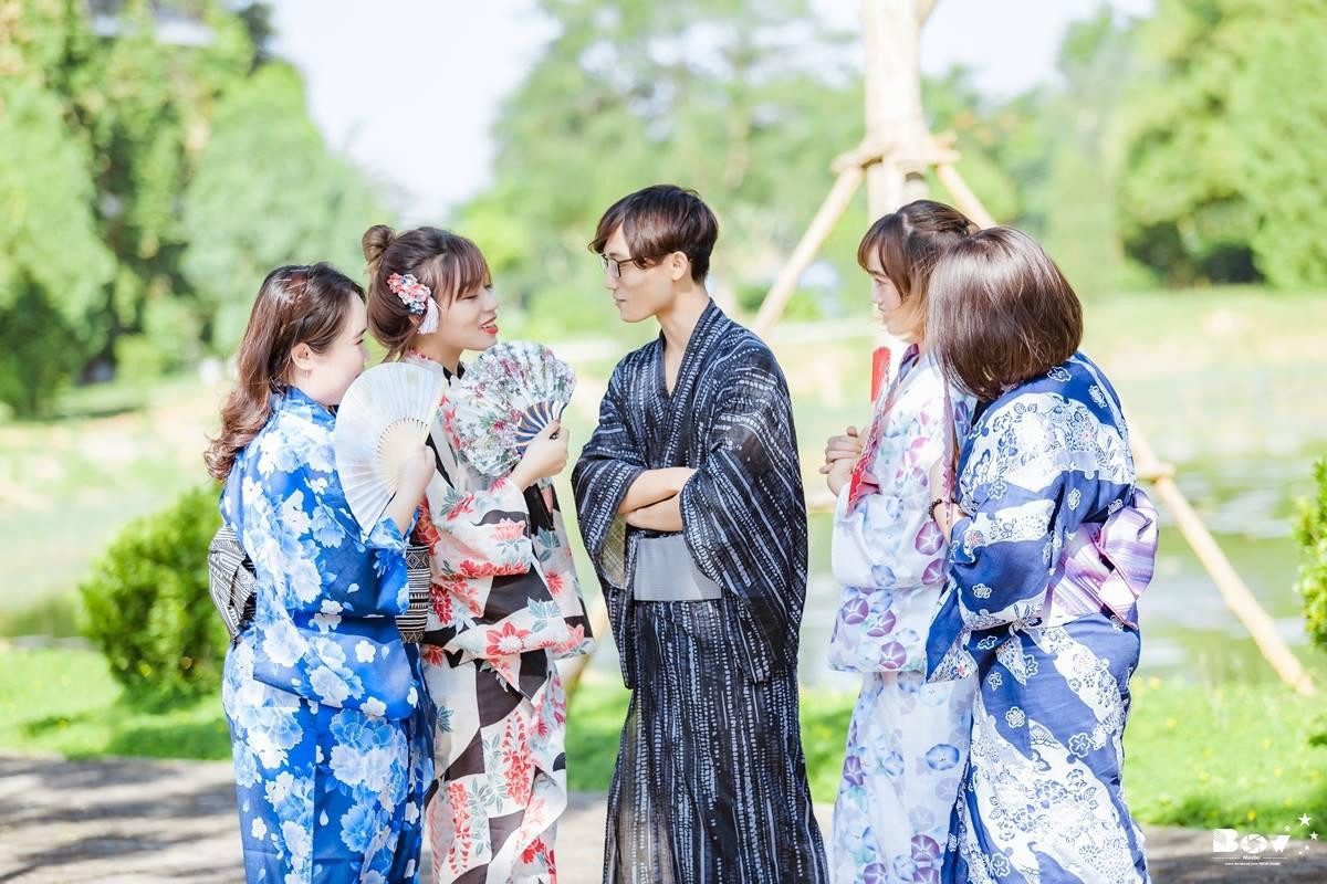 Ngắm dàn trai xinh gái đẹp lác mắt trong bộ ảnh kỷ yếu diện toàn yukata chất lừ của sinh viên FPT Ảnh 2