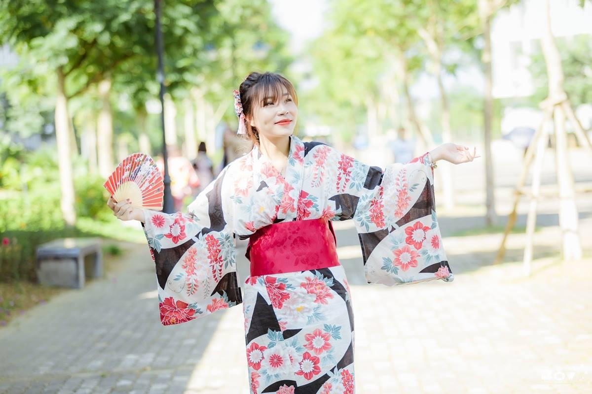 Ngắm dàn trai xinh gái đẹp lác mắt trong bộ ảnh kỷ yếu diện toàn yukata chất lừ của sinh viên FPT Ảnh 13