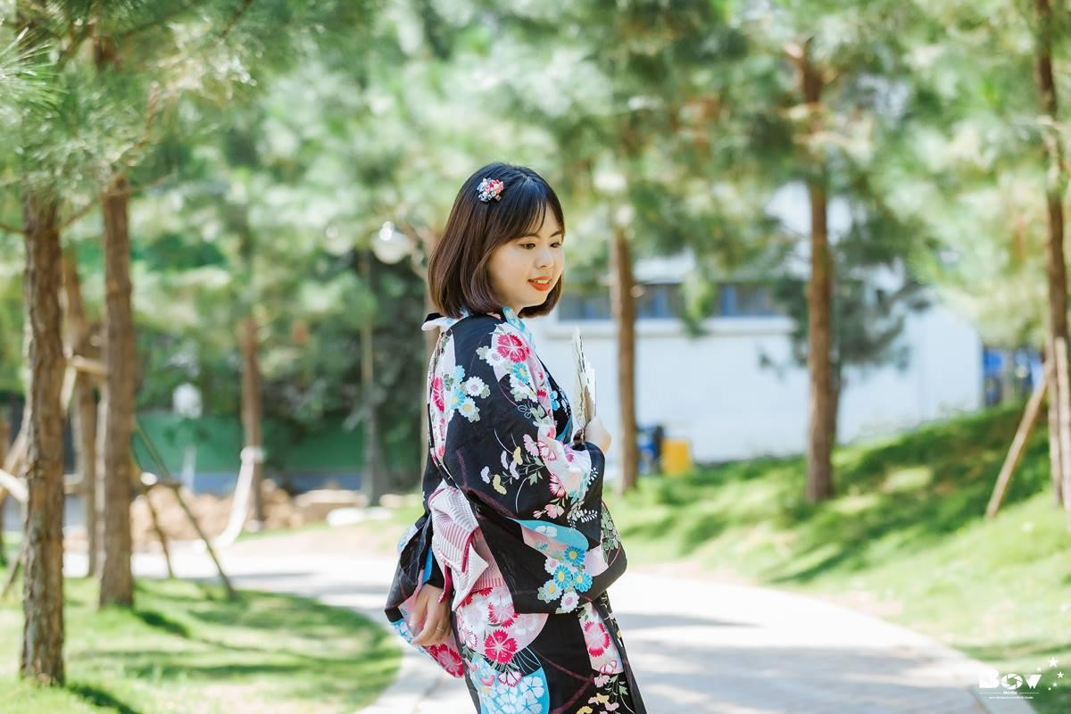 Ngắm dàn trai xinh gái đẹp lác mắt trong bộ ảnh kỷ yếu diện toàn yukata chất lừ của sinh viên FPT Ảnh 17