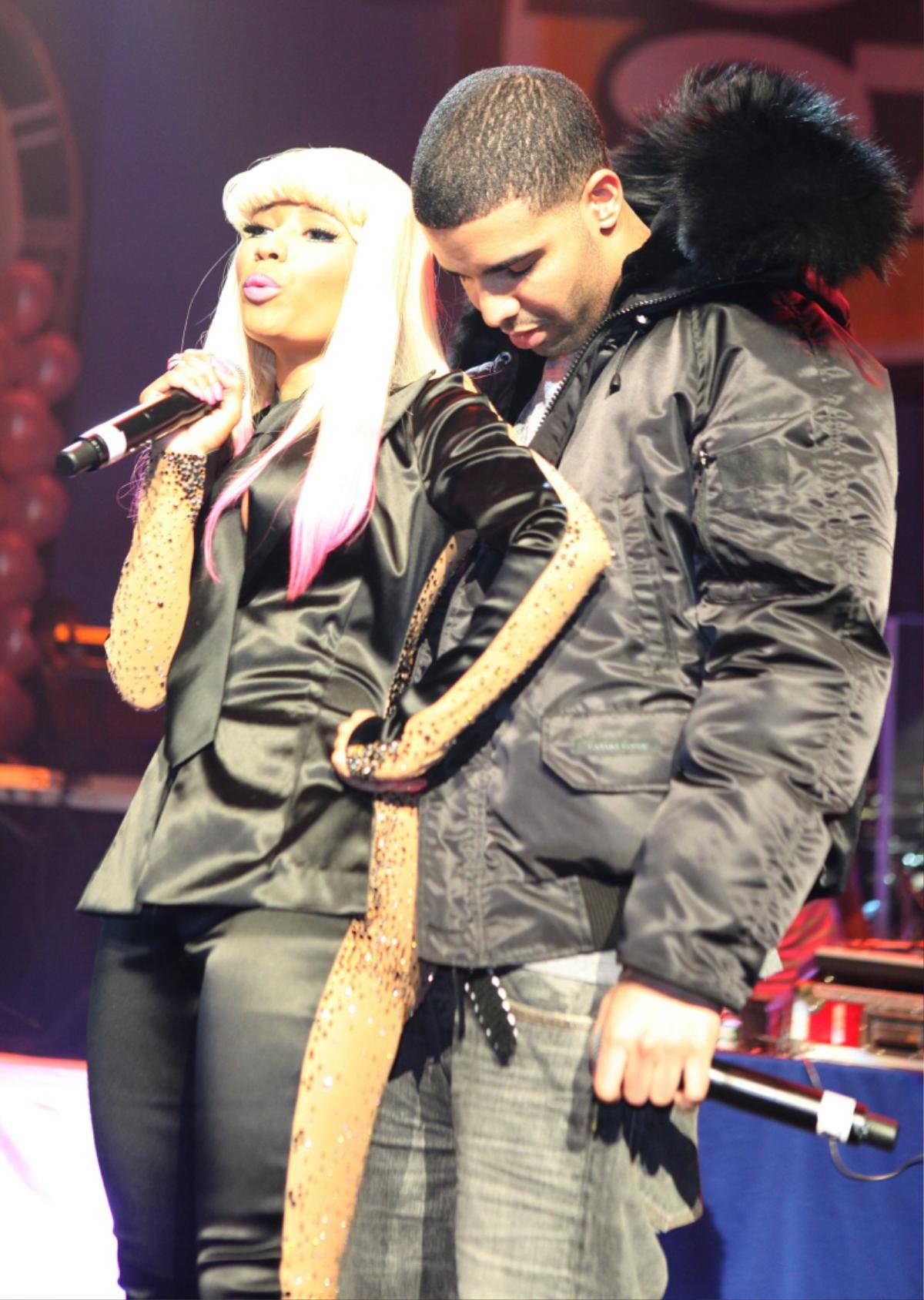 Tiếp tục thị phi nóng hổi mùa cuối năm: Drake và Nicki Minaj bất ngờ…. 'cạch mặt' nhau Ảnh 1