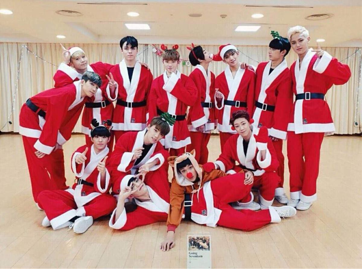 Sao Kpop cosplay ông già Noel: Khóc thét với ác mộng đêm Giáng sinh Ảnh 11