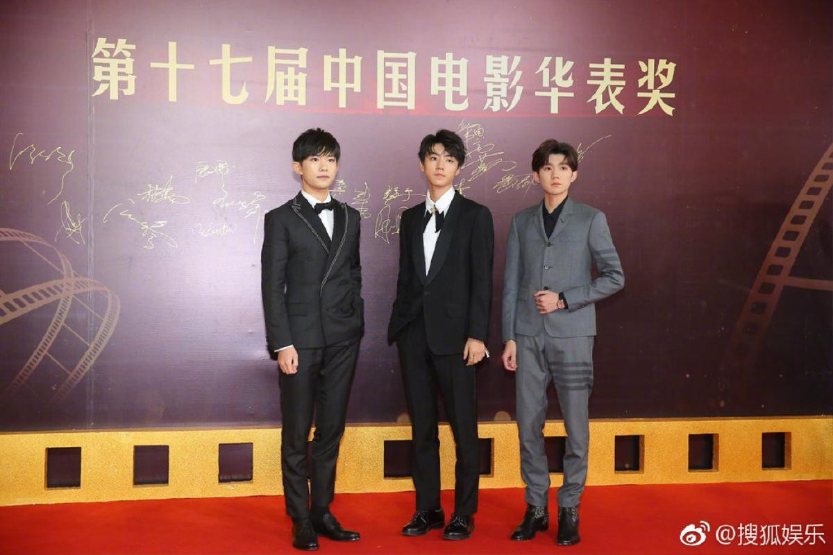 TFBOYS, Đường Yên cùng Lý Băng Băng, Đồng Lệ Á và loạt sao C-biz đổ bộ hảm đỏ 'Giải Hoa Biểu 2018' Ảnh 2