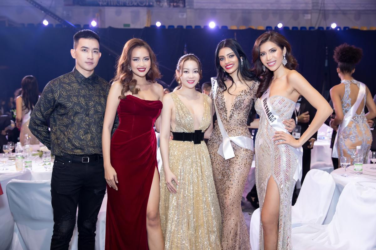 Minh Tú khoe ‘thần thái’ rạng rỡ trong đêm chung kết Miss Supranational 2018… mặc dù đứng cạnh Tân Hoa hậu Ảnh 10