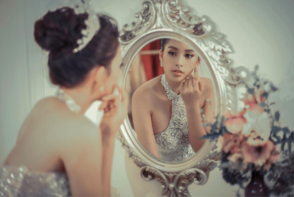 Sát giờ chung kết Miss World, Hoa hậu Tiểu Vy tung ảnh nóng bỏng chưa từng thấy Ảnh 6