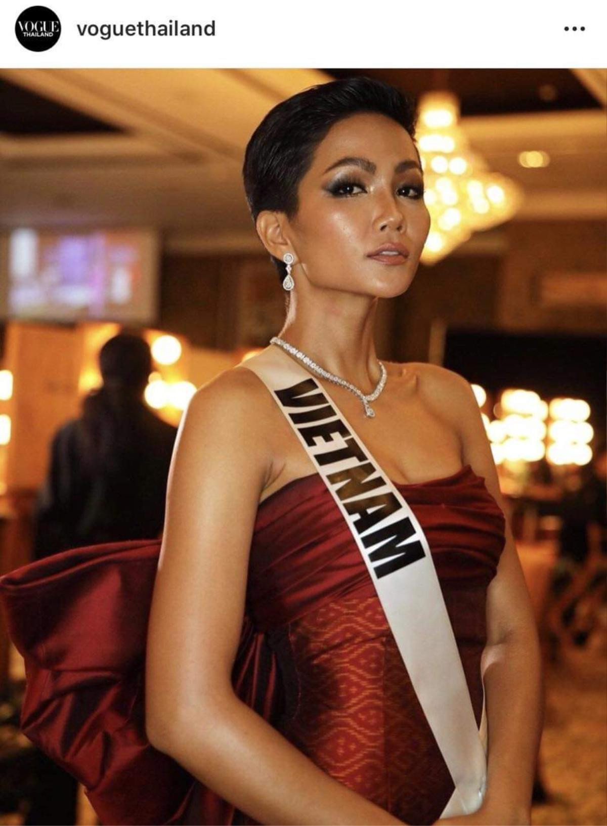 Đây đích thực là tông màu 'phong thủy' H'Hen Niê mê đắm tại Miss Universe 2018 Ảnh 17