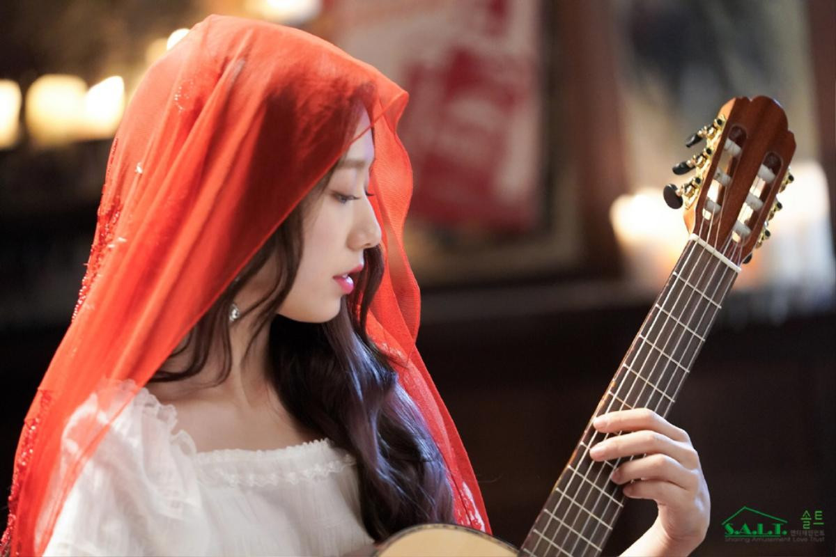 'Memories of the Alhambra': Mê mẩn  với Park Shin Hye quyến rũ, bí ẩn trong tạo hình nhân vật game Ảnh 4