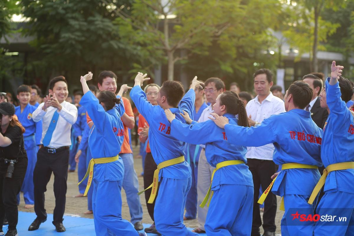 Từ vụ nữ sinh đánh bại cướp nhờ võ VoVinam, tìm hiểu ngay những chiêu võ tuyệt kỹ này được dạy ở Đại học FPT Ảnh 14