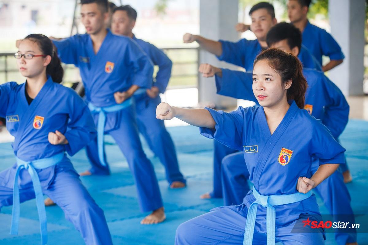 Từ vụ nữ sinh đánh bại cướp nhờ võ VoVinam, tìm hiểu ngay những chiêu võ tuyệt kỹ này được dạy ở Đại học FPT Ảnh 7