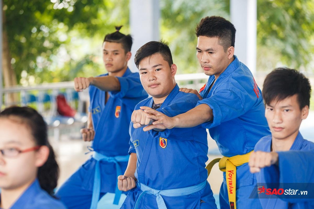 Từ vụ nữ sinh đánh bại cướp nhờ võ VoVinam, tìm hiểu ngay những chiêu võ tuyệt kỹ này được dạy ở Đại học FPT Ảnh 10