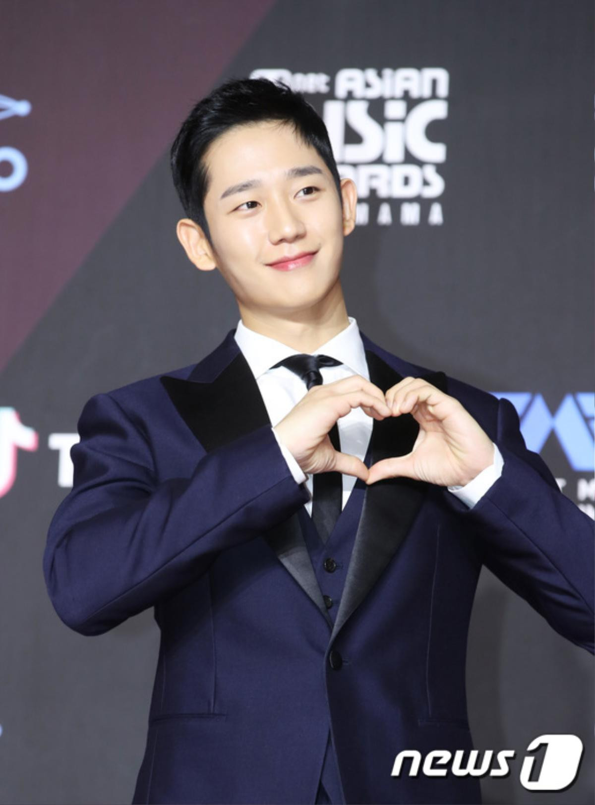 Thảm đỏ 'MAMA 2018': Jung Hae In, Kim So Hyun - Lee Ki Woo và Ji Soo tỏa sáng cùng Wanna One Ảnh 7