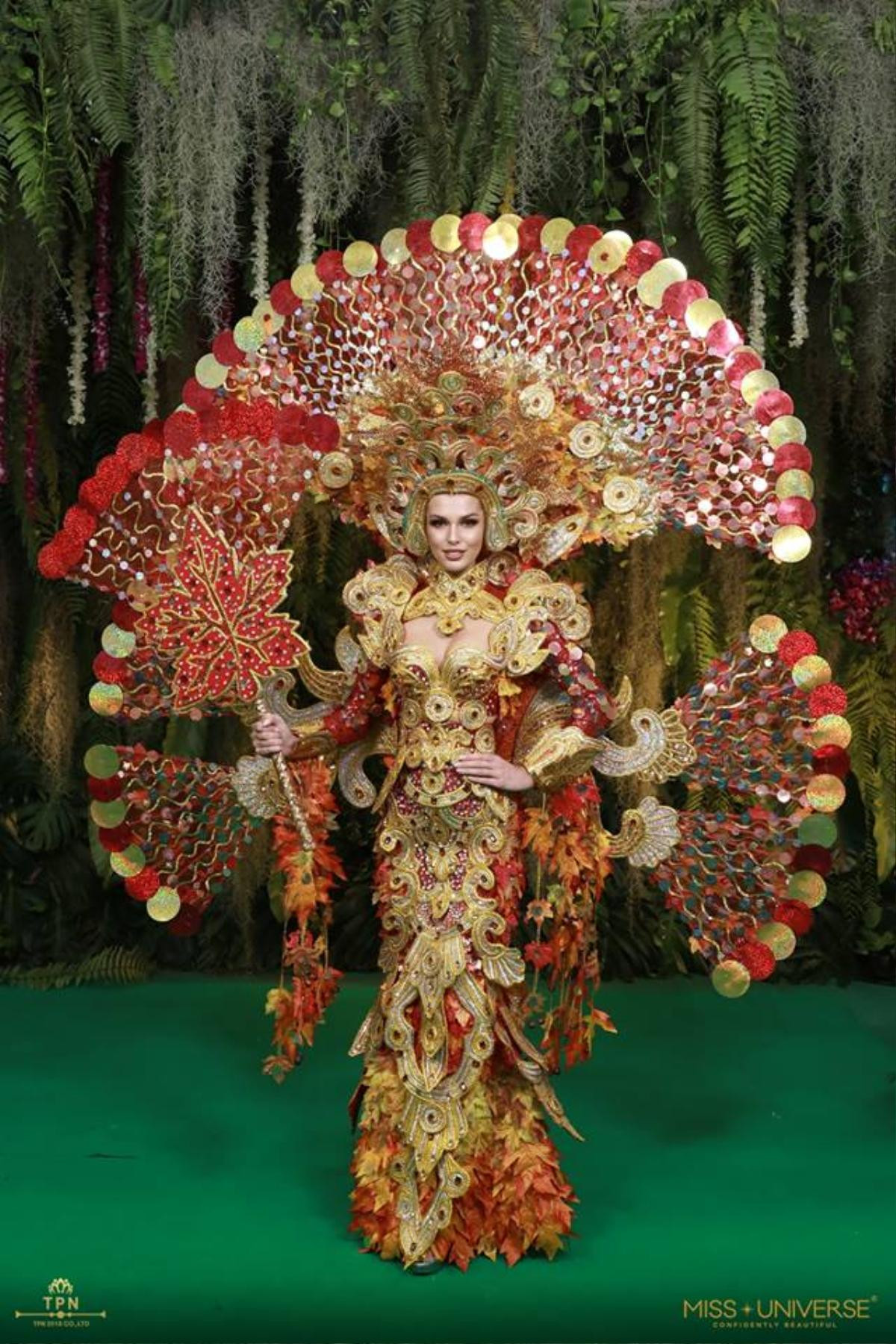 National Costume Miss Universe 2018: Khi Hoa hậu mang ‘đặc sản’ lên sân khấu trình diễn Ảnh 7