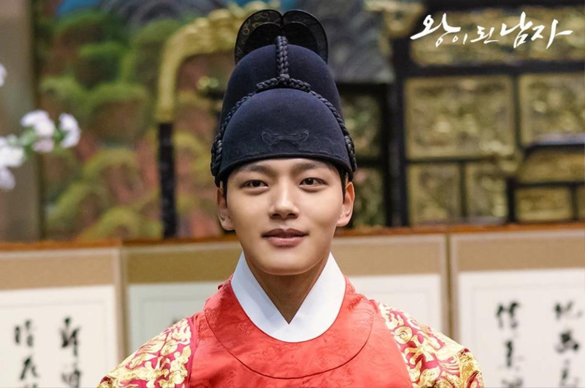 'The Crowned Clown': Poster mới của Yeo Jin Goo và loạt ảnh hậu trường cùng Lee Se Young Ảnh 11