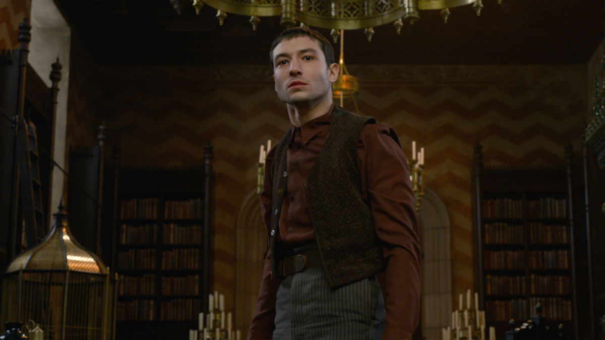 'Fantastic Beasts 2': Credence rất có thể là con trai của Albus Dumbledore? Ảnh 3