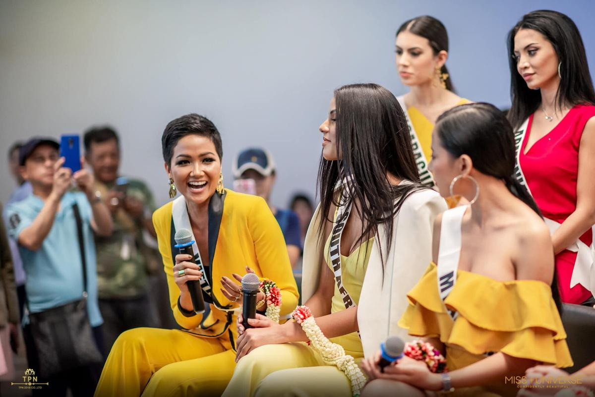 H’Hen Niê luôn biết cách ‘chặt đẹp’ dàn thí sinh 'nặng ký' tại Miss Universe 2018 Ảnh 2