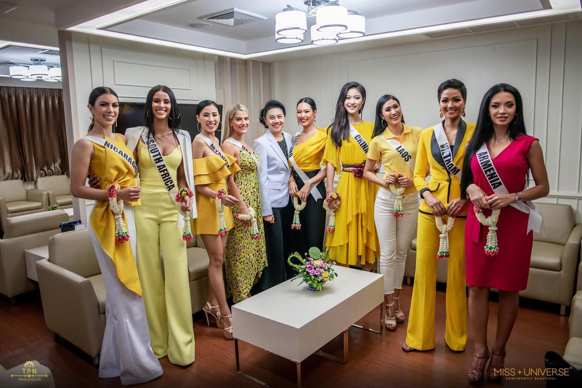 H’Hen Niê luôn biết cách ‘chặt đẹp’ dàn thí sinh 'nặng ký' tại Miss Universe 2018 Ảnh 3