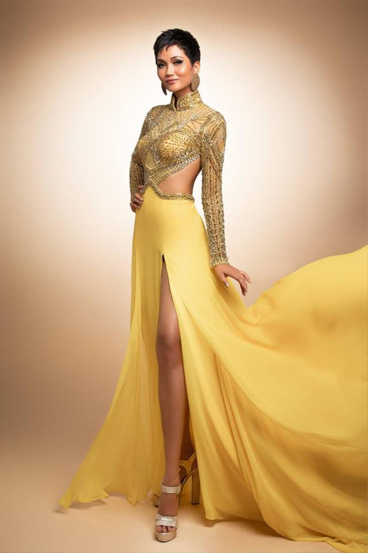 Hé lộ 3 chiếc đầm sẽ chinh chiến cùng H’Hen Niê tại Evening Gown - Miss Universe 2018? Ảnh 4