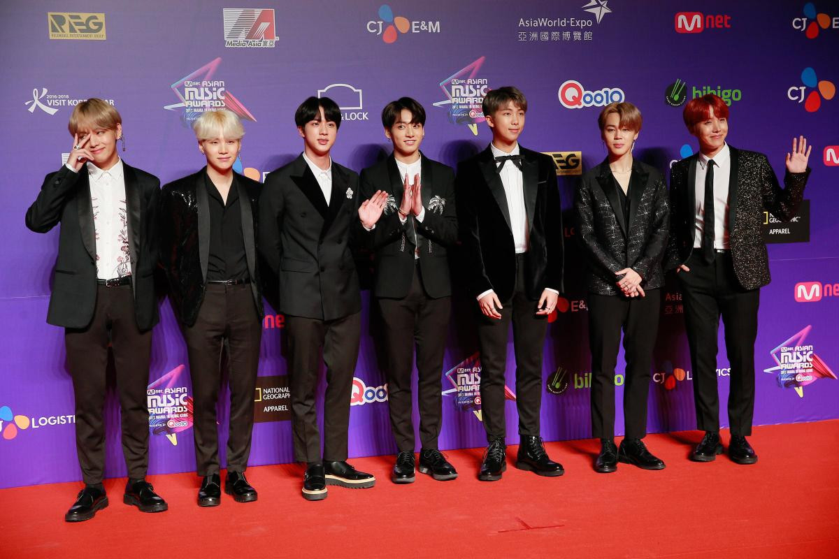 Tham gia cả 2 ngày trao giải, BTS định chiếm trọn 'spotlight' hay dần trở nên nhàm chán tại  '2019 Golden Disc Awards'? Ảnh 1