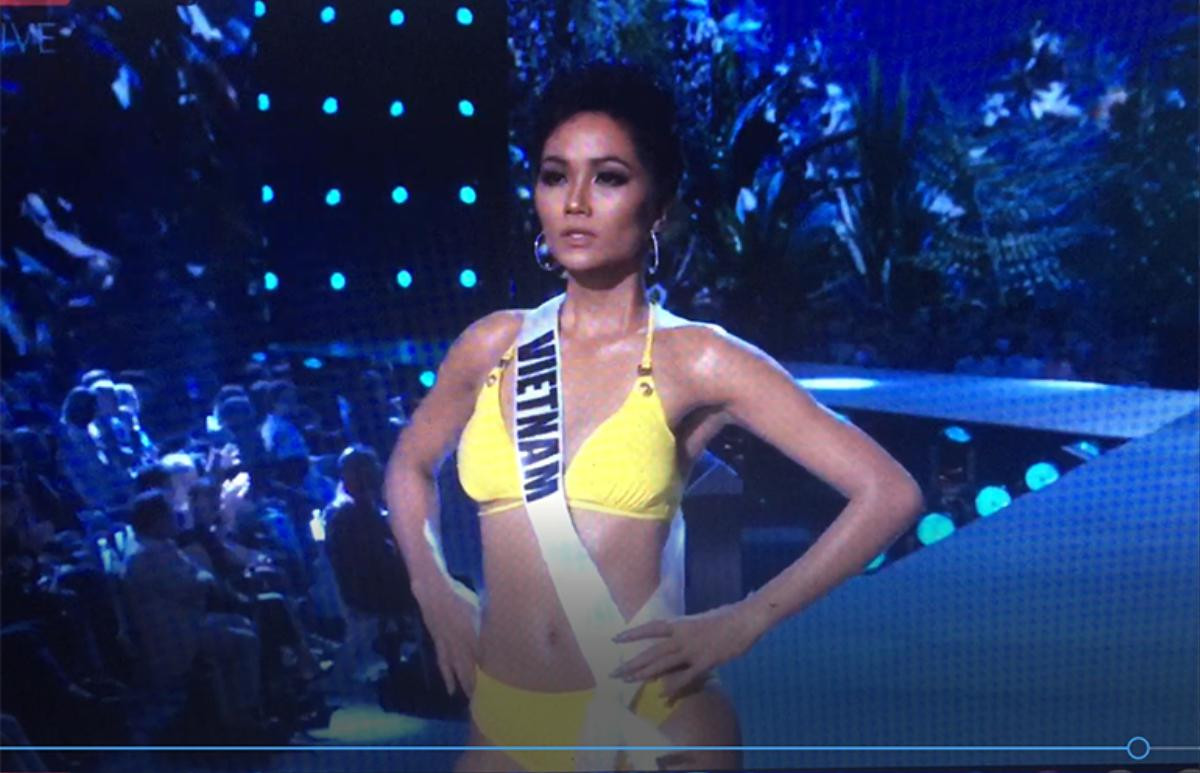 H'hen Niê và bản sao Bích Phương diễn bikini 'bùng nổ' tại bán kết Miss Universe 2018 Ảnh 1