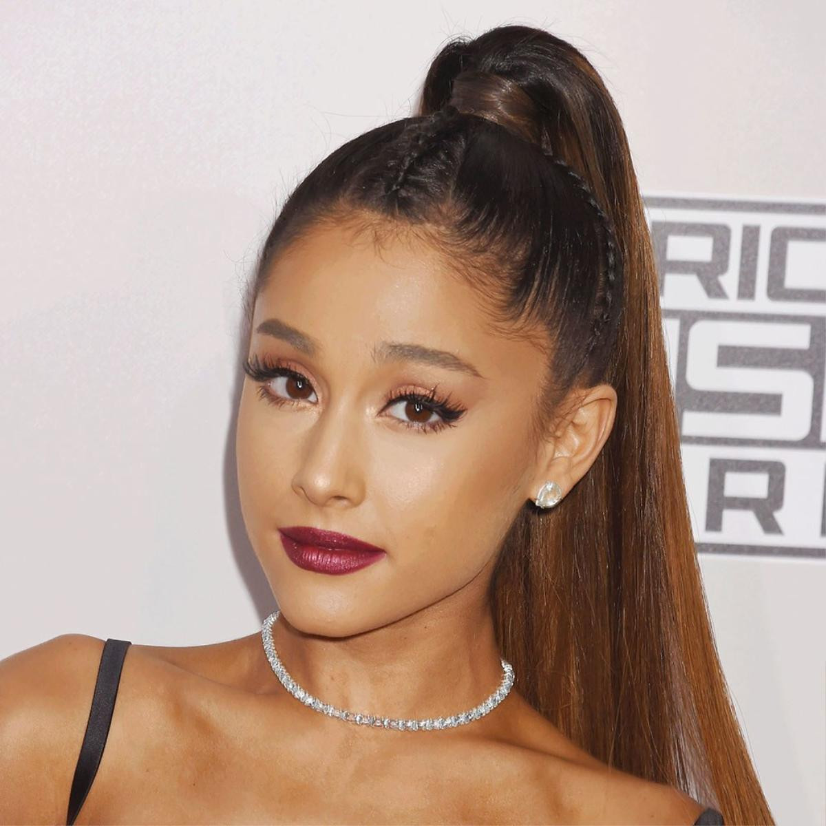 Bài mới của  Ariana Grande hay nhưng… chẳng khác gì Thank U, Next Ảnh 3