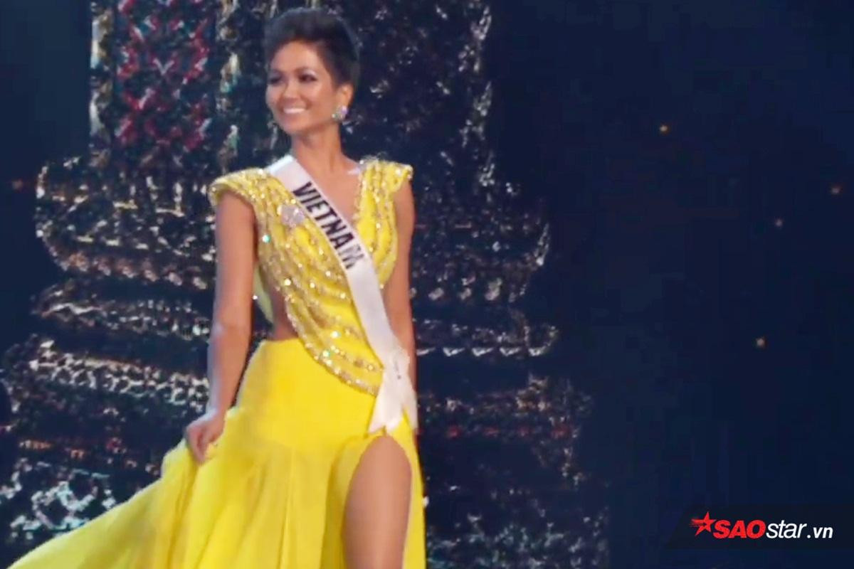 H'Hen Niê tung váy thi Trang phục dạ hội: Ngôi sao vàng Việt Nam 'chiếm trọn spotlight' Miss Universe Ảnh 2