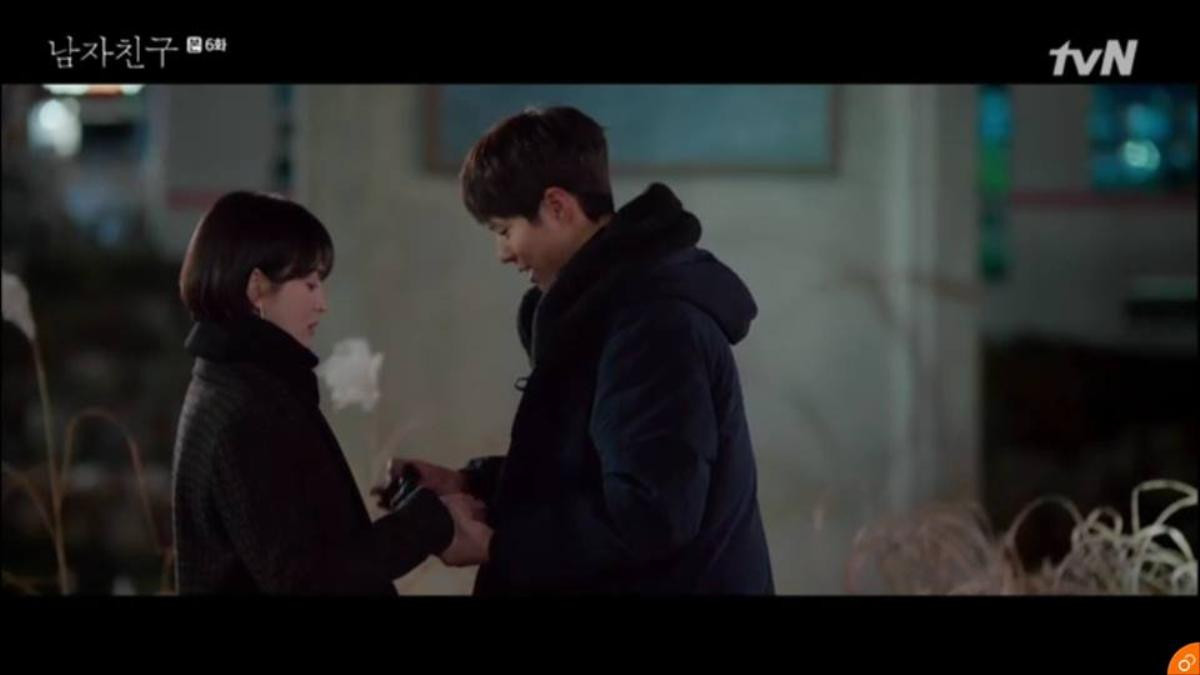 'Encounter' tập 6: Song Hye Kyo công bố yêu Park Bo Gum trước báo chí Ảnh 1