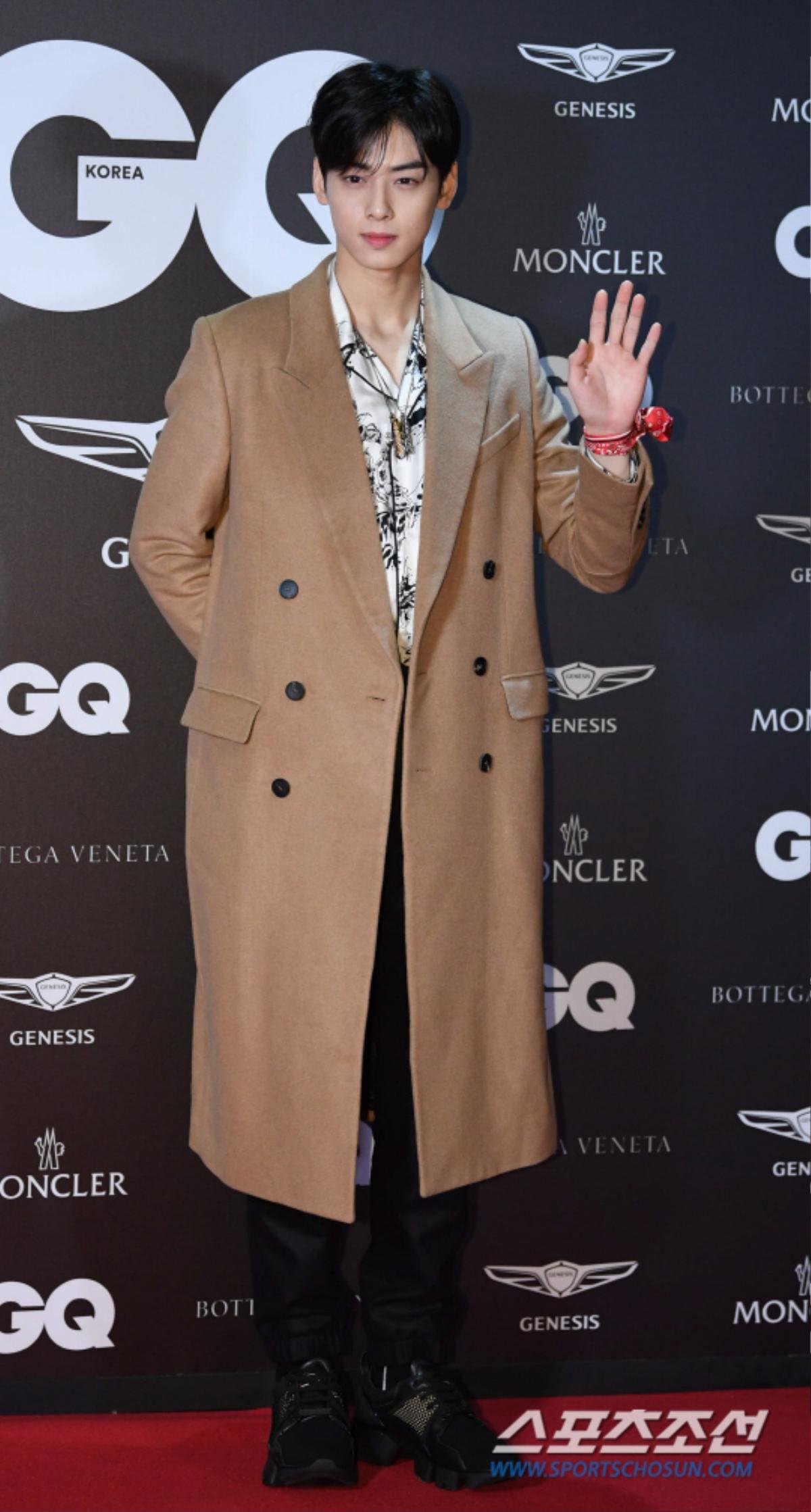 Thảm đỏ 'GQ NIGHT 2018': Ha Jung Woo - Lee Dong Wook tạo thần sắc 'thần chết', Cha Eun Woo đẹp hơn hoa Ảnh 12