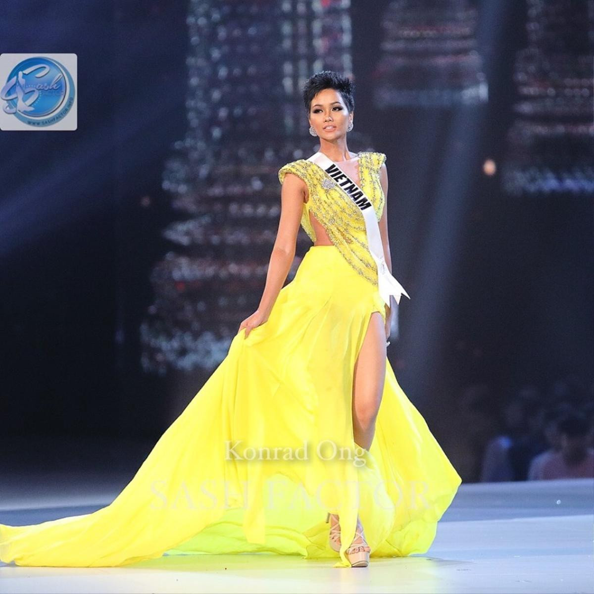 9 tuyệt tác đầm dạ hội từng 'gây bão mạng xã hội' của hoa hậu Việt ở Miss Universe Ảnh 19