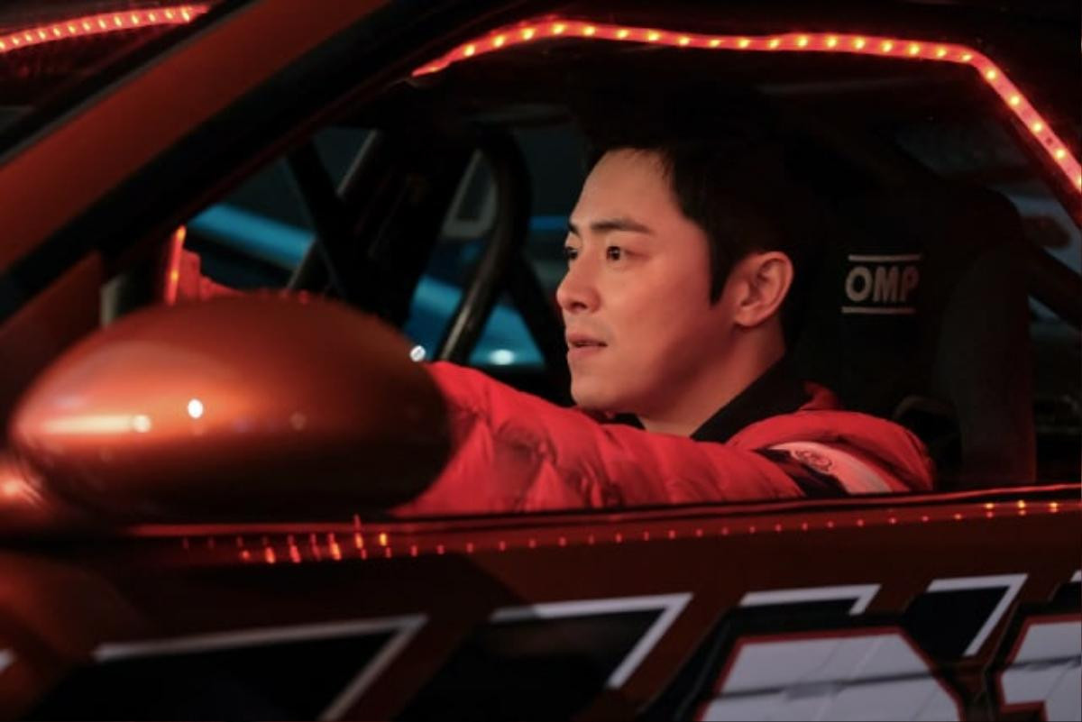 'Hit and Run': Gong Hyo Jin tái hợp với Jo Jung Suk sau hai năm và trở thành đối thủ của nhau trong 'Hit and Run' Ảnh 6