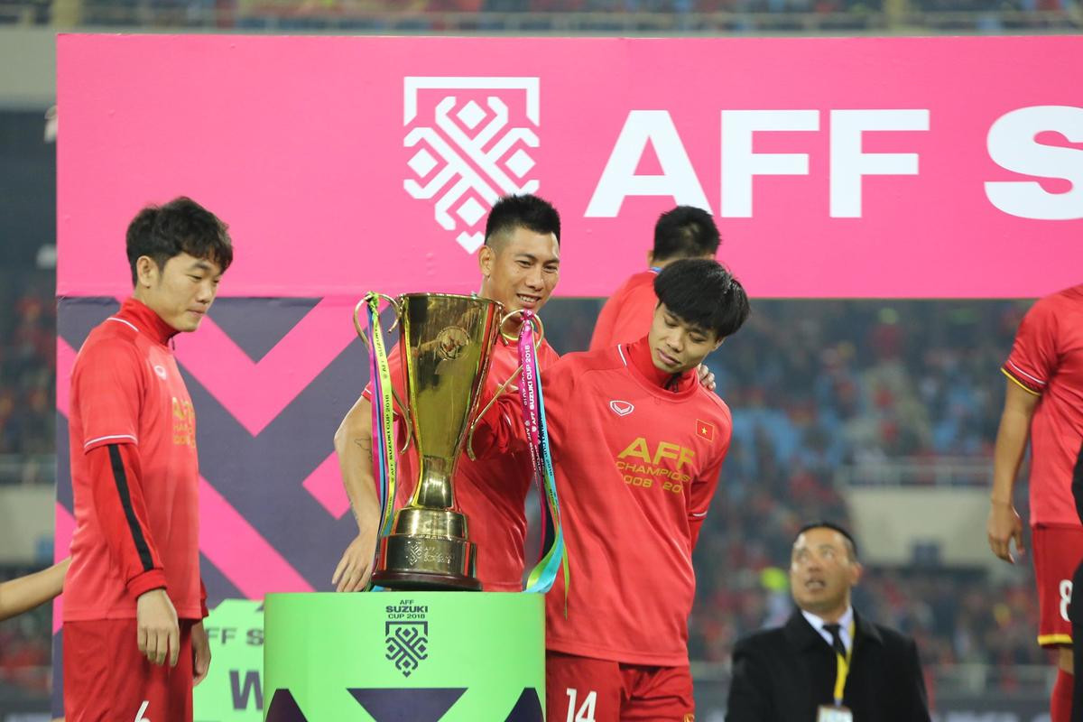 Giây phút đăng quang vô địch AFF Cup đầy xúc động của đội tuyển Việt Nam Ảnh 10