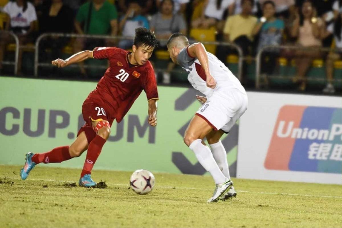 Phan Văn Đức - Từ mức lương 700 ngàn đến người hùng AFF Cup 2018 Ảnh 1