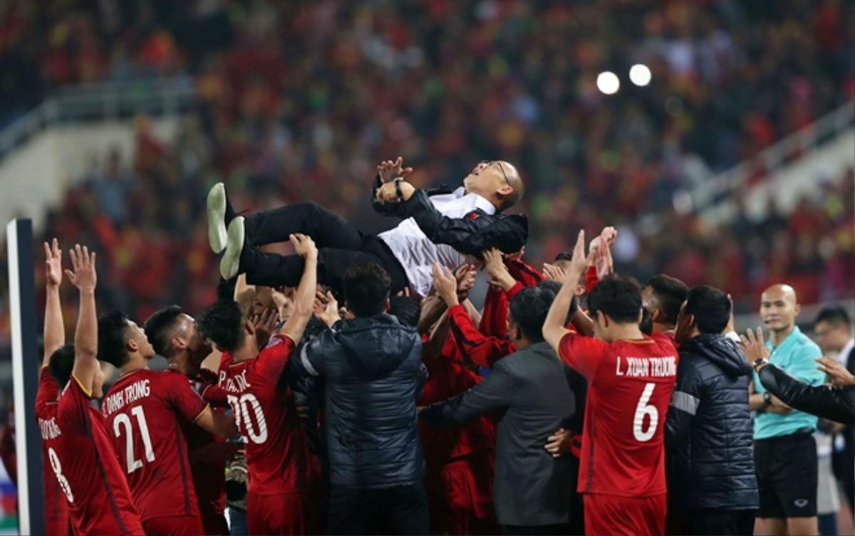 Bầu Đức: 'Sau AFF Cup, tôi muốn bóng đá Việt Nam vươn tầm châu lục' Ảnh 8