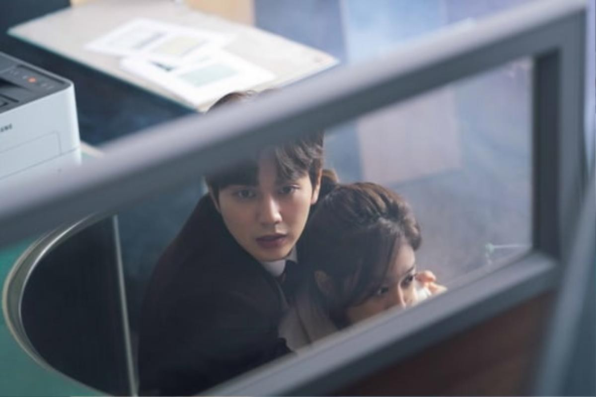 'Bok Soo trở về' tập 4: Nam sinh Yoo Seung Ho sẽ rung động trước cô giáo Jo Bo Ah sau 9 năm? Ảnh 6