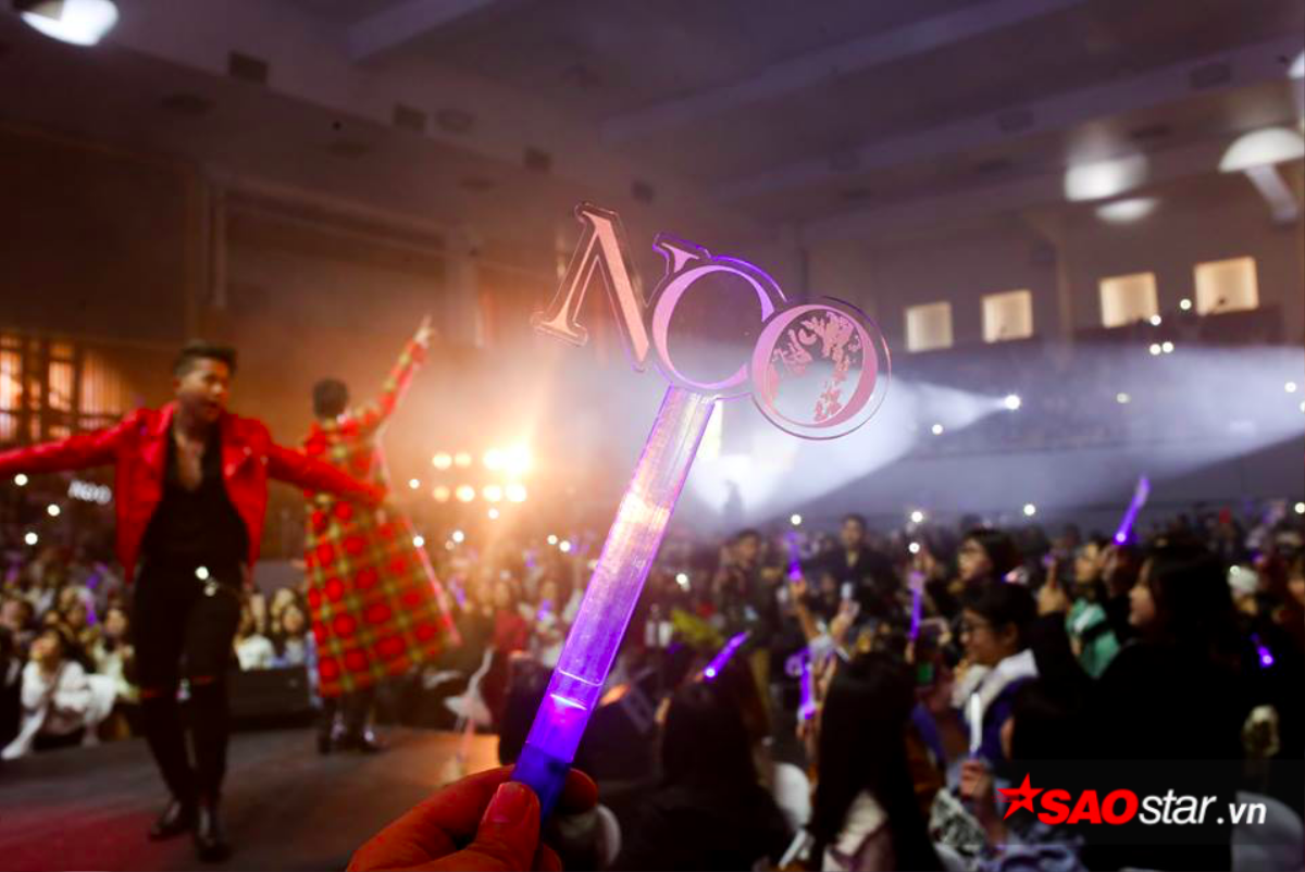 Cận cảnh 'bé' lightstick Noo Phước Thịnh vừa 'chào đời' hôm nay: Siêu đáng yêu như chủ nhân! Ảnh 4