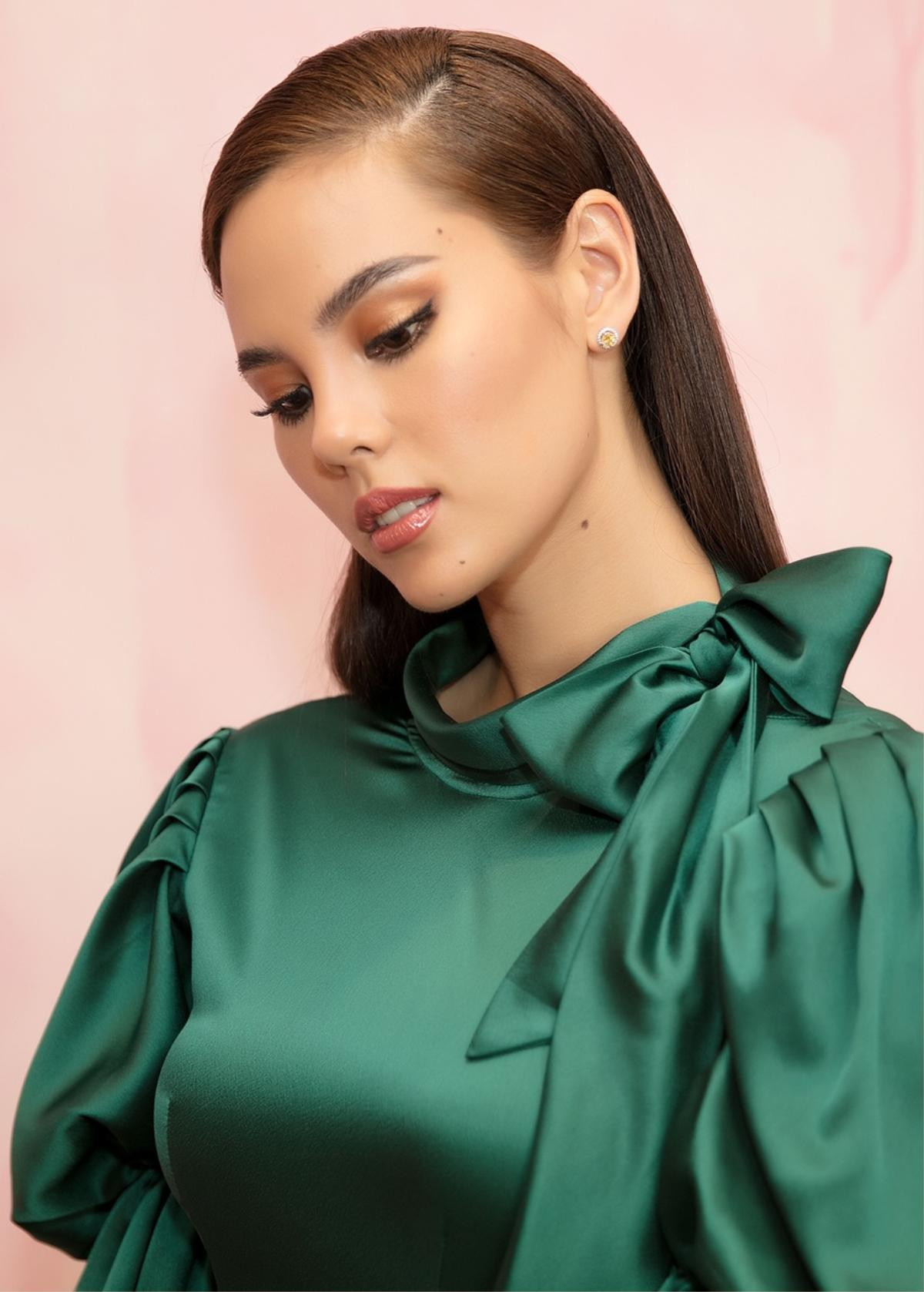 Không ngờ Miss Universe 2018 - Catriona Gray đã từng quậy tưng ở Việt Nam như thế này Ảnh 7