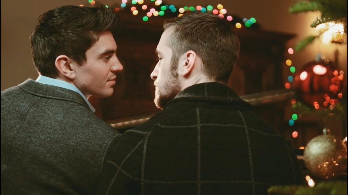 ‘All I want for Christmas is you’: Giây phút ngọt ngào mà mọi chàng gay độc thân đều tìm kiếm khi Giáng sinh về Ảnh 1