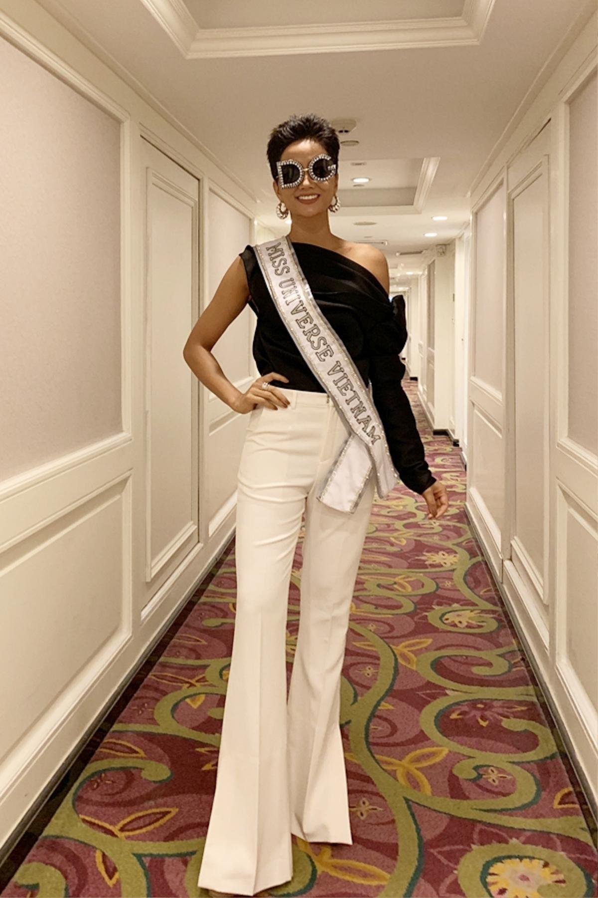 Hot: Sự thật về những đồn thổi quanh chuyện váy áo của H'hen Niê tại Miss Universe 2018 Ảnh 2