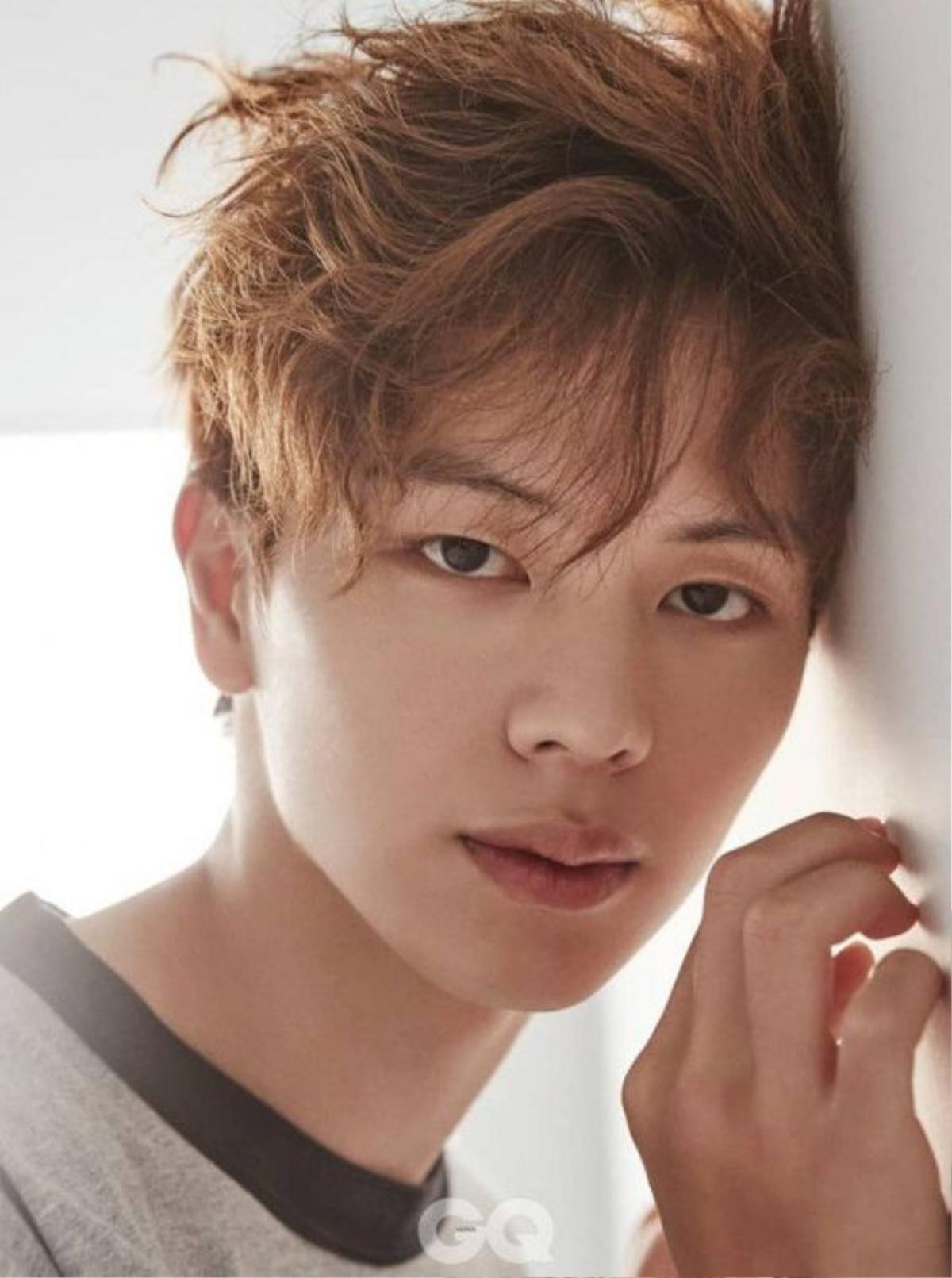 Yook Sungjae (BTOB) đóng vai 'người mèo'? - Bộ phim kinh dị 'Possessed' tung những bức ảnh đọc kịch bản của các diễn viên Ảnh 4