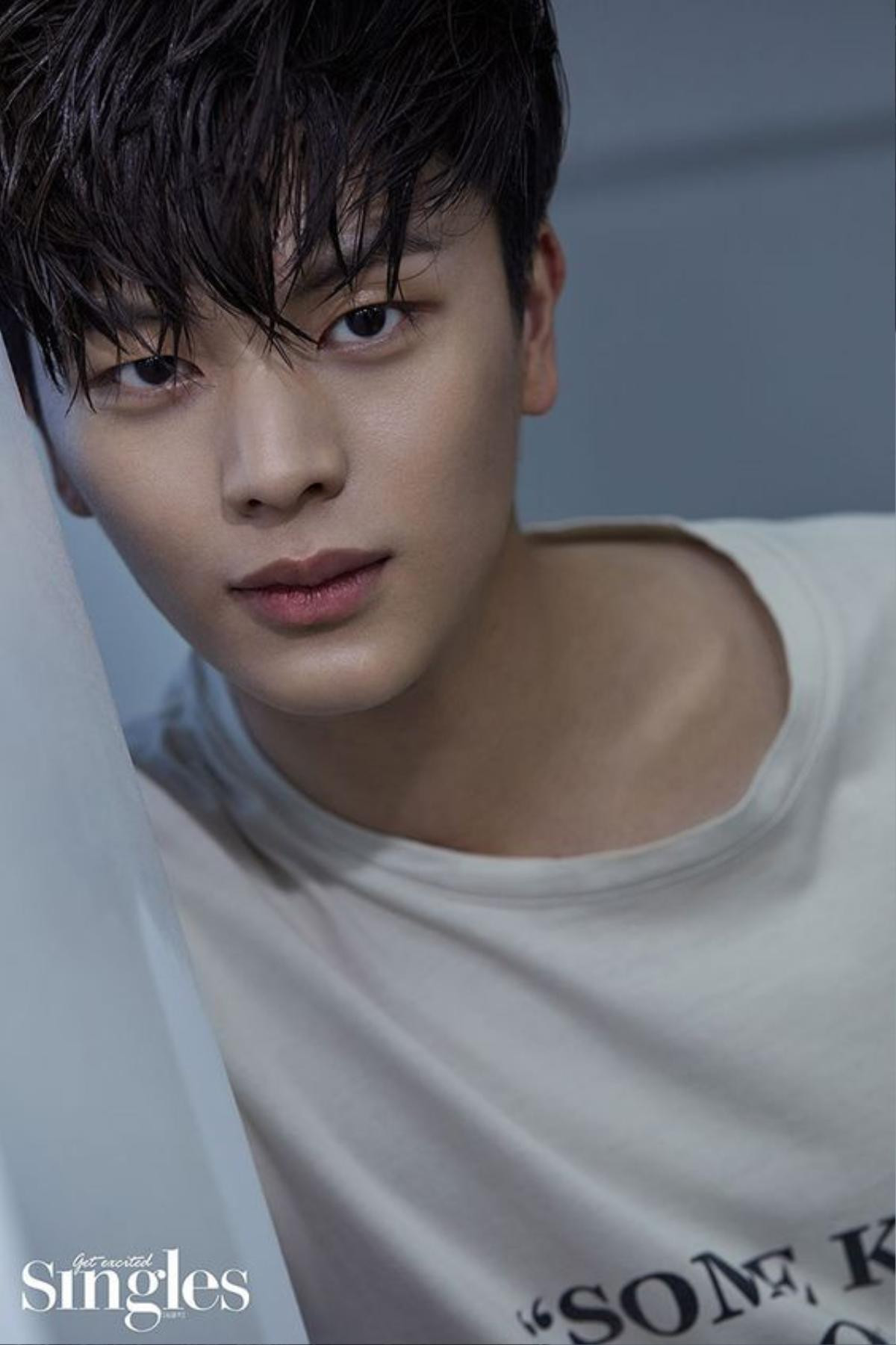 Yook Sungjae (BTOB) đóng vai 'người mèo'? - Bộ phim kinh dị 'Possessed' tung những bức ảnh đọc kịch bản của các diễn viên Ảnh 1