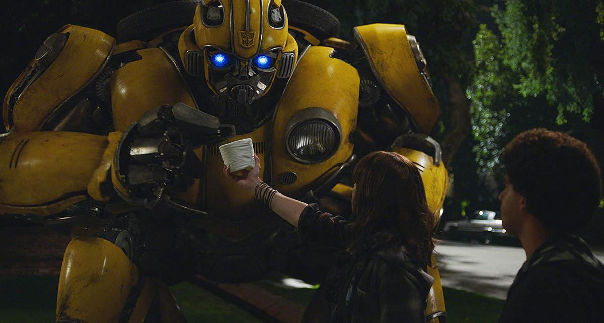 'Bumblebee': Robot hỗn chiến hoành tráng nhường chỗ cho cảm xúc gây ấn tượng Ảnh 13