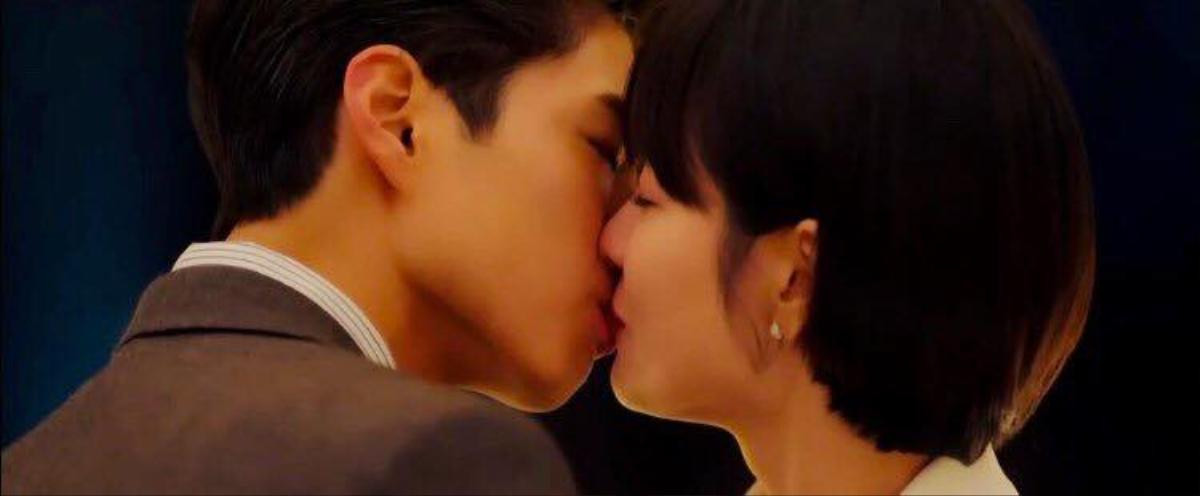 Kiss-scene Park Bo Gum - Song Hye Kyo bị chê thiếu 'chemistry', Song Joong Ki và Lee Kwang Soo lại được điểm mặt Ảnh 5