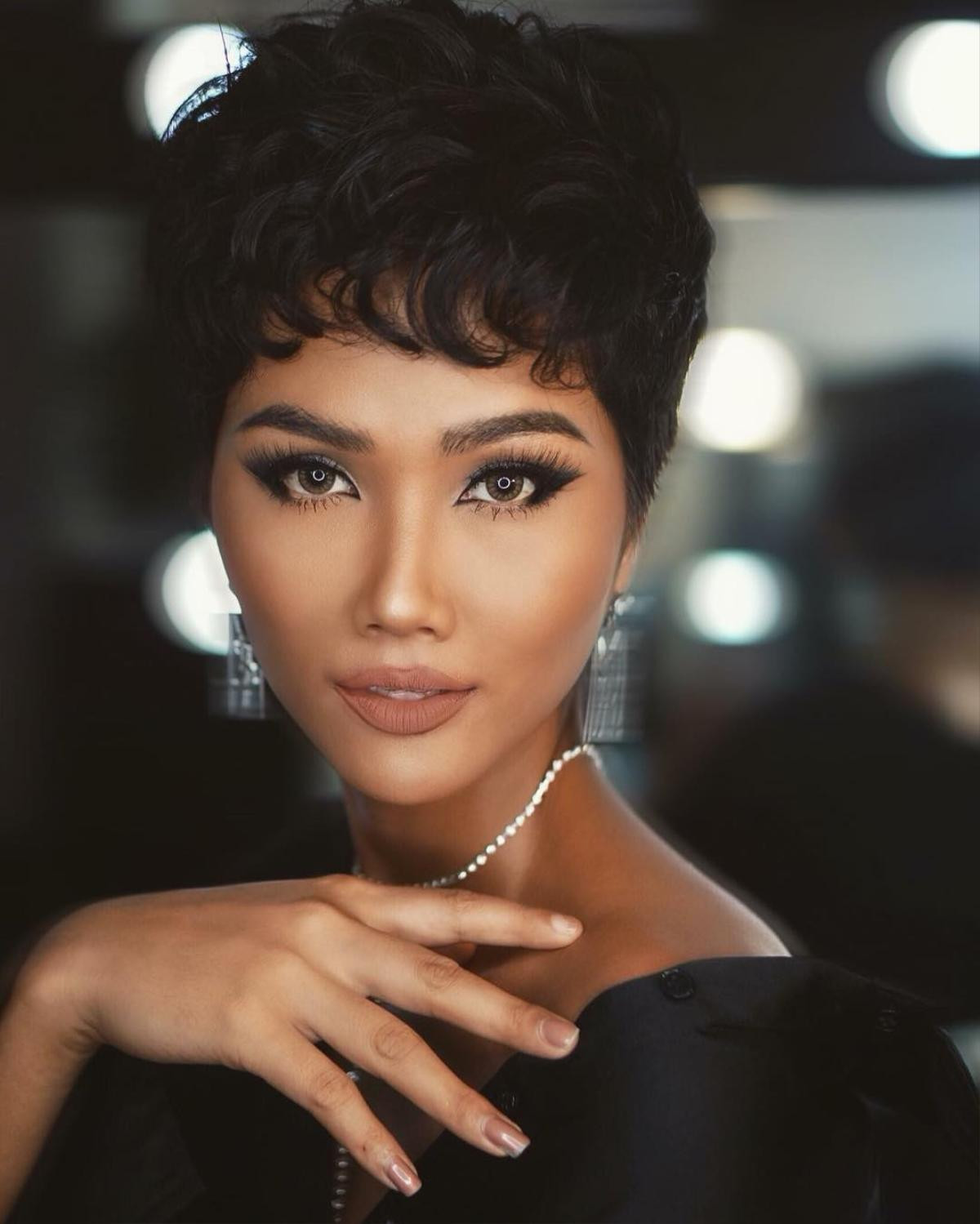 Sau top 5 Miss Universe, H'Hen Niê có cơ hội lập cú đúp ở Miss Grand Slam và Timeless Beauty Ảnh 5