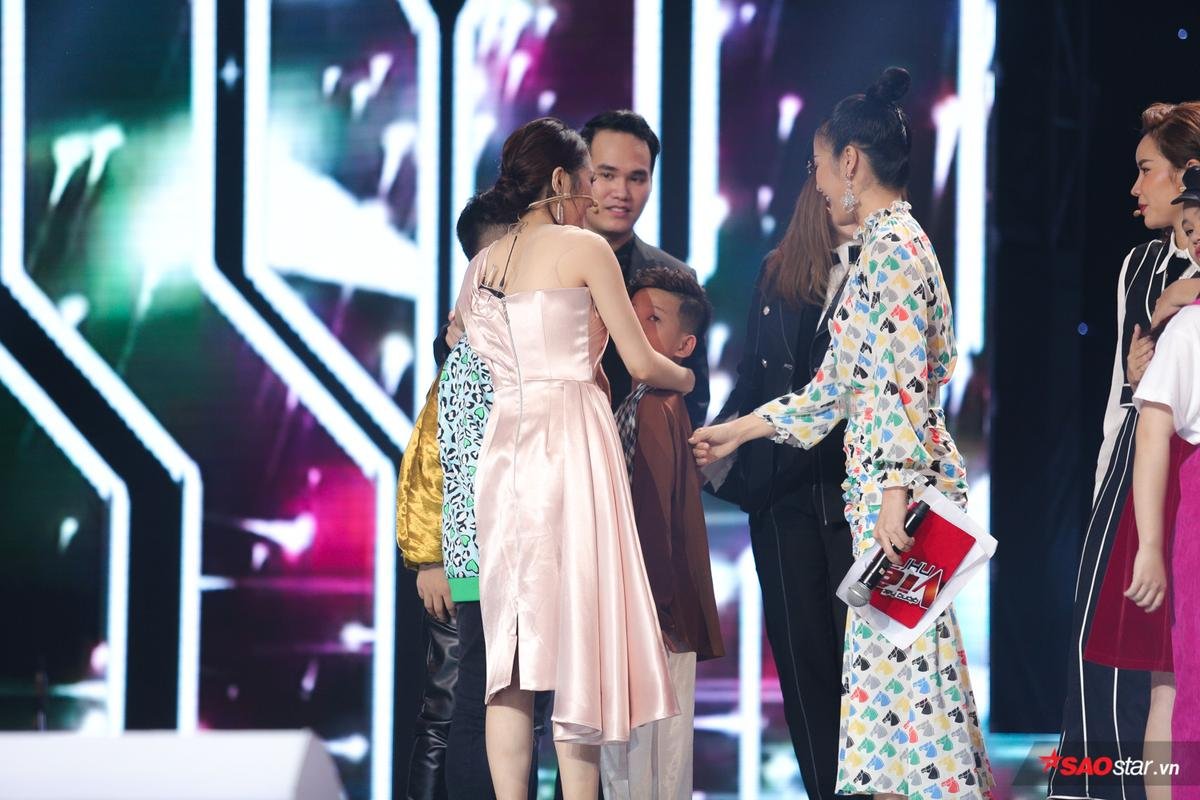 'Hi hữu' trong lịch sử The Voice Kids, Bảo Anh - Khắc Hưng 'banh team' dù đông thành viên nhất tại Bán Kết Ảnh 2