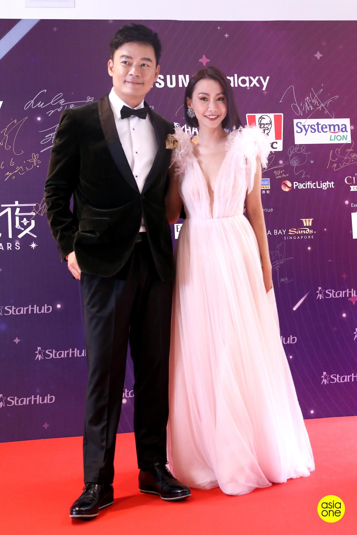 Lee Jun Ki, Tần Lam cùng Vương Quan Dật - Mã Đức Chung đổ bộ thảm đỏ 'StarHub Night of Stars 2018' Ảnh 16