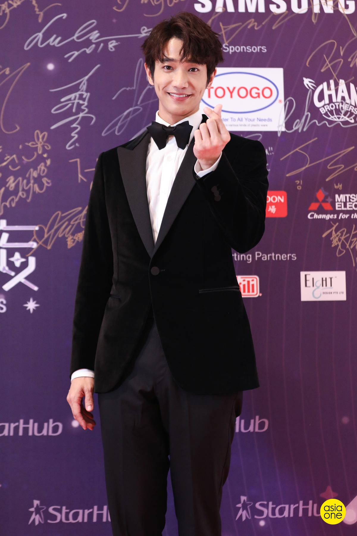 Lee Jun Ki, Tần Lam cùng Vương Quan Dật - Mã Đức Chung đổ bộ thảm đỏ 'StarHub Night of Stars 2018' Ảnh 8