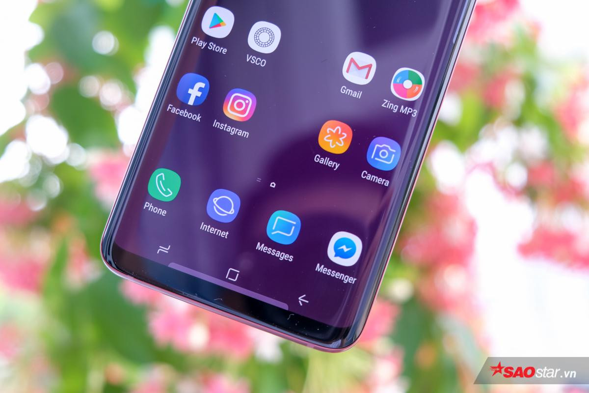 Trên tay nhanh Samsung Galaxy S9+ phiên bản vang đỏ vừa lên kệ tại Việt Nam Ảnh 5