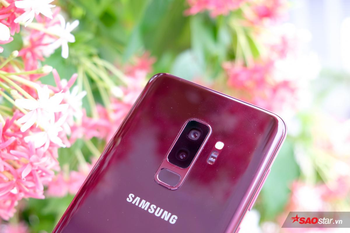 Trên tay nhanh Samsung Galaxy S9+ phiên bản vang đỏ vừa lên kệ tại Việt Nam Ảnh 7