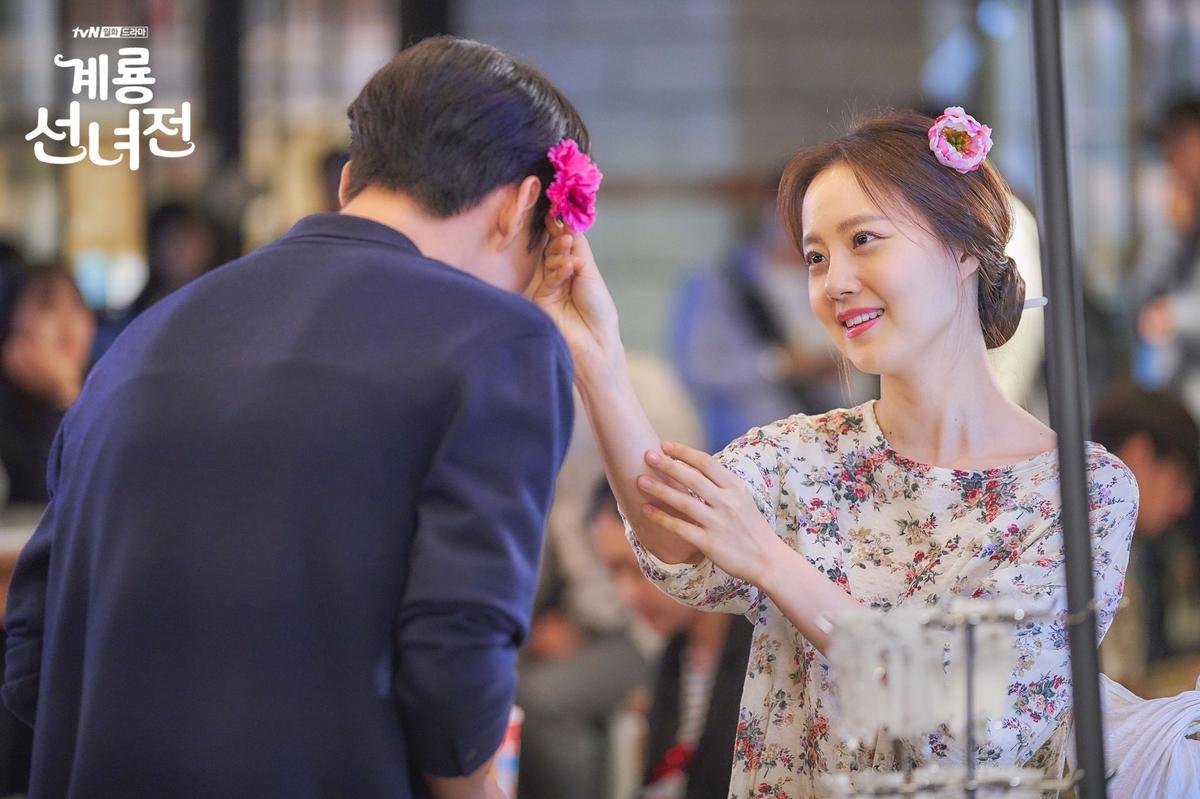 'Kê long tiên nữ truyện': Hậu trường và loạt ảnh mới của Moon Chae Won, Yoon Hyun Min trước khi phim kết thúc Ảnh 3