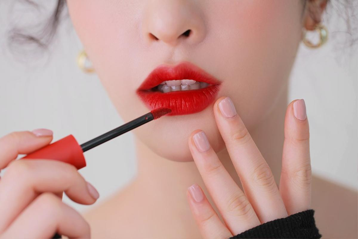 4 bí kíp make up mùa Giáng Sinh để khiến chàng ngơ ngẩn quên lối về Ảnh 2