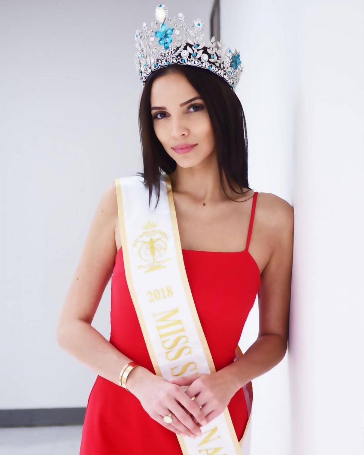 Sự thật mất lòng: Độ hot Instagram của H'Hen Niê 'bỏ xa' Miss Earth - Miss Supranational - Miss World? Ảnh 10